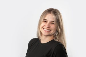Alicia Devos Headshot