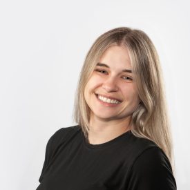 Alicia Devos Headshot